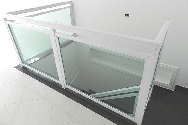 Instalação de guarda-corpo em Santos